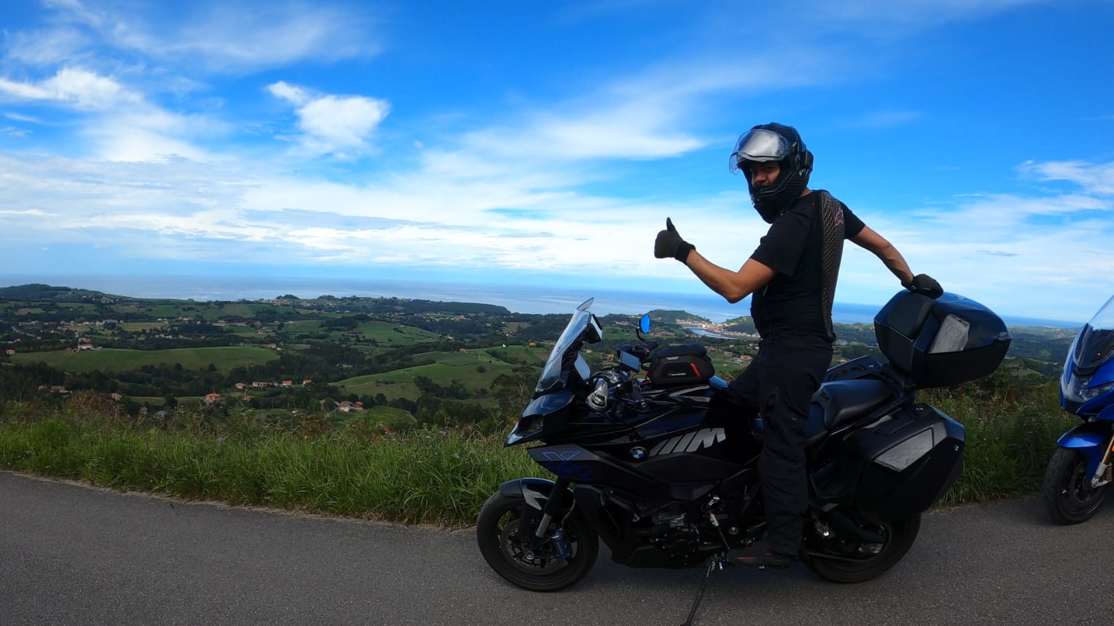 BMW S1000XR | Moto TravelHub